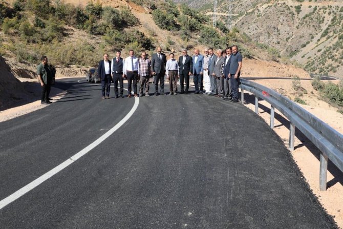 29 Yıl Önce 33 Sivilin Teröristlerce Öldürüldüğü Başbağlar Köyü Asfalt Yola Kavuştu