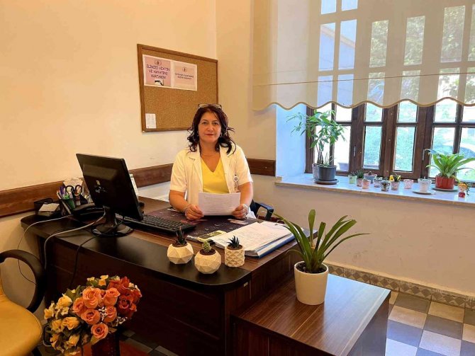 Uzmanlar Uyardı: "Sosyal Medya Ve Kitle İletişim Araçları İntiharı Tetikliyor"