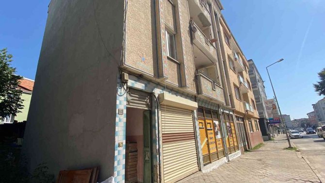 Apartmanda Tadilat Yaparken Hayatını Kaybetti