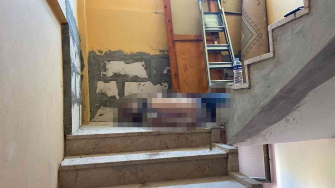 Apartmanda Tadilat Yaparken Hayatını Kaybetti