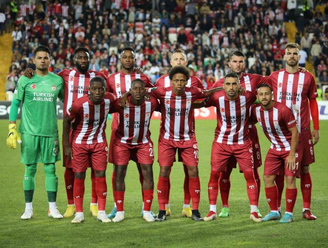 Sivasspor İle İ̇stanbulspor Ligde İlk Kez Karşılaşacak