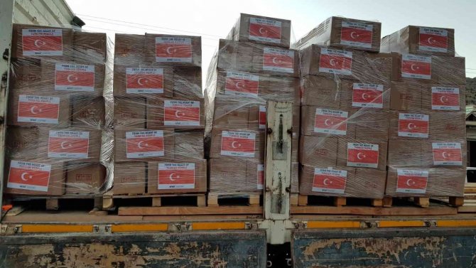 Gümüşhane’den Pakistan’a 1071 Koli Gıda Yardımı Gönderildi