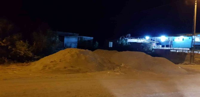 Samandağ Sahilinde Kum Çalınıyor