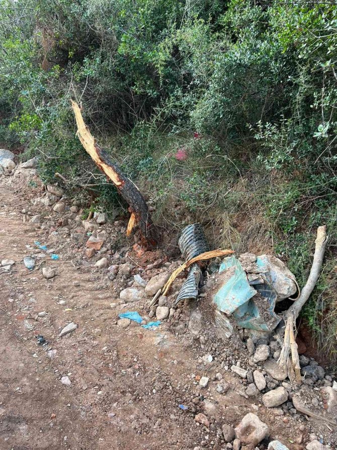 Heybeliada Ormanlarını Moloz Çöplüğüne Çevirdiler