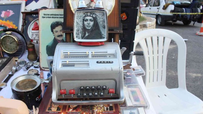 Hobi Olarak Başladı, Mesleği Oldu