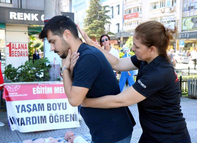 Yetişkin Ve Çocuklara İlk Yardım Eğitimi