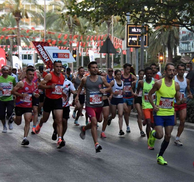 Kurtuluşun 100. Yılında İ̇zmir Maratonuna Rekor Başvuru