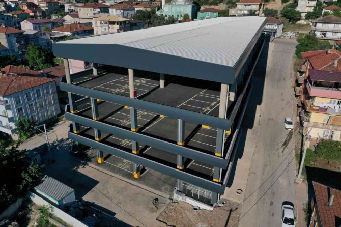 Dilovası Katlı Otopark Ve Kapalı Pazar Yeri Hizmete Girmek İçin Gün Sayıyor