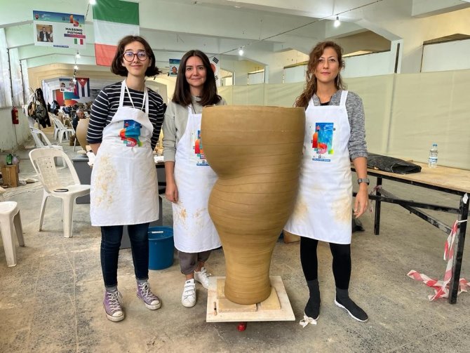 Bu Silüetin Hikayesi Boğazları Düğümlüyor