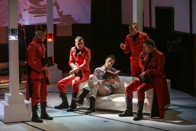 Nilüfer Kent Tiyatrosu Yeni Sezonu ‘1984’ İle Açtı