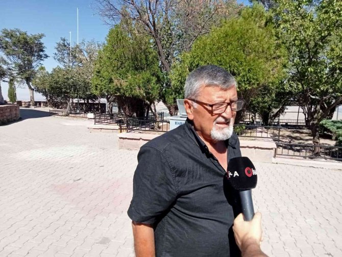 Cemevi Bahçesindeki Dilek Ağacı Provokatörler Tarafından Yakıldı