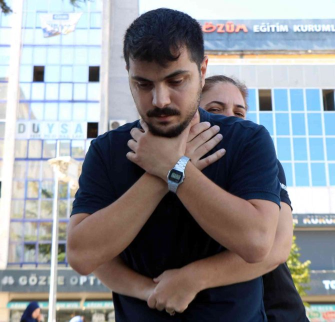 Yetişkin Ve Çocuklara İlk Yardım Eğitimi