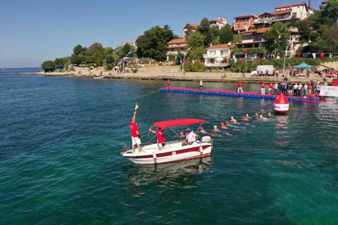 8 Ülkeden 35 Sporcunun Katıldığı Şampiyona Renkli Görüntülere Sahne Oldu