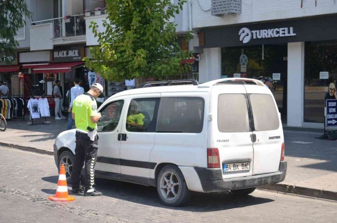 Uşak’ta Bin 580 Sürücüye Para Cezası Kesildi