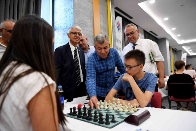 Konyaaltı’nda Satranç Heyecanı Başladı