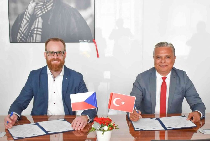 Muratpaşa Ve Prag 6 Belediyeleri Arasında “Kardeş Şehir Protokolü” İmzalandı