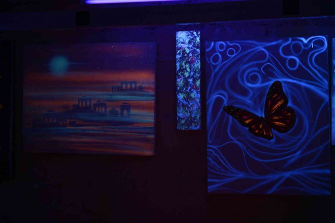 Azerbaycan’daki İlk Neon Sanatları Müzesi “Farhouse” Görenleri Hayran Bıraktı