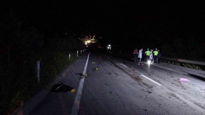 Yolun Karşısına Geçmek İsteyen Kadına Çok Sayıda Araç Çarptı: 1 Ölü