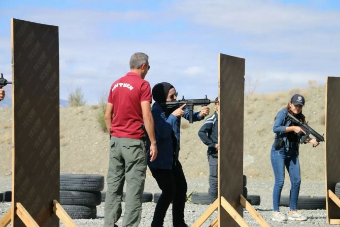 Erzincan’da Polislere Terör Ve Asayiş Olaylarına Müdahale Eğitimi