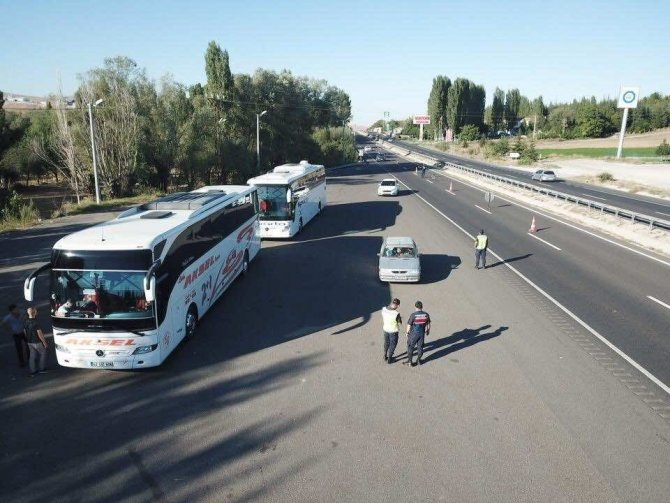 Jandarma Ekiplerinden “Şok Yol Kontrol Ve Arama” Uygulaması