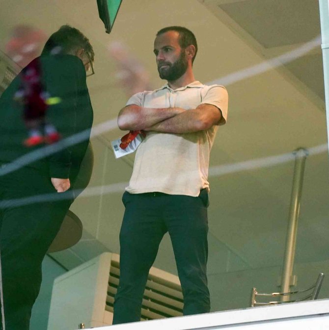 Galatasaray’da Yıldızlar Tribünde