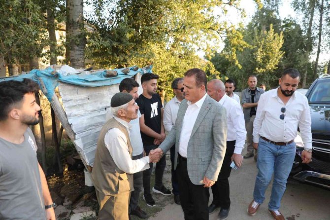 Vali Akbıyık, Köy Ziyaretlerinde Vatandaşları Dinledi