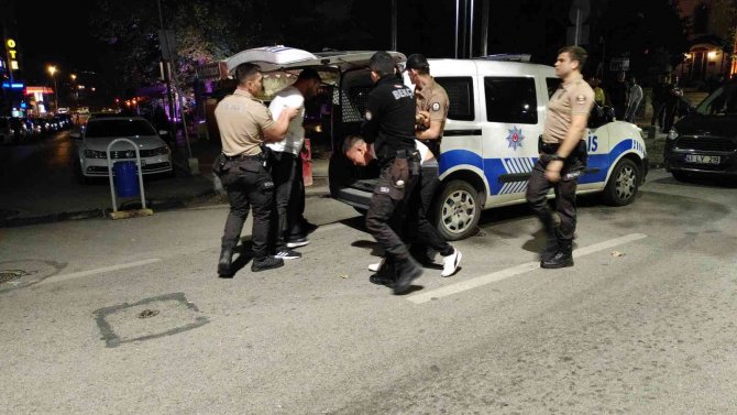 İ̇zmit’te Olaylı Gece: Kavga Eden Gruba Biber Gazlı Müdahale