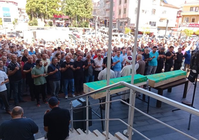 Ordu’da İki Kardeş Aynı Gün Birer Saat Arayla Vefat Etti