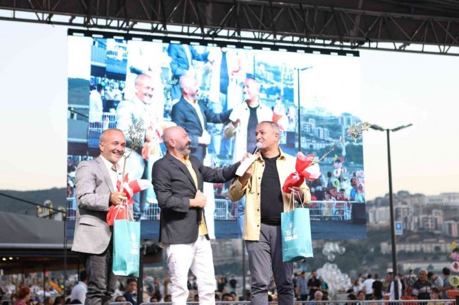 Gemlik Zeytini Festivali Coşkuyla Devam Ediyor
