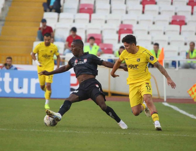 Spor Toto Süper Lig: Dg Sivasspor: 0 - İ̇stanbulspor: 0 (İ̇lk Yarı)