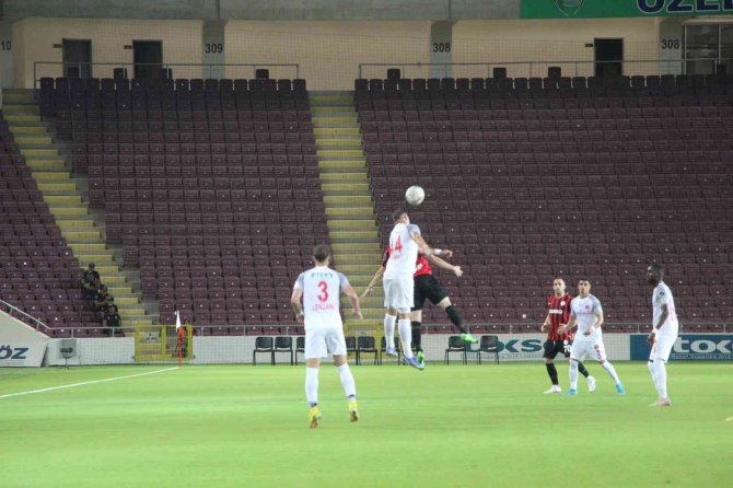 Spor Toto Süper Lig: Gaziantep Fk: 0 - Ümraniyespor: 0 (İ̇lk Yarı)