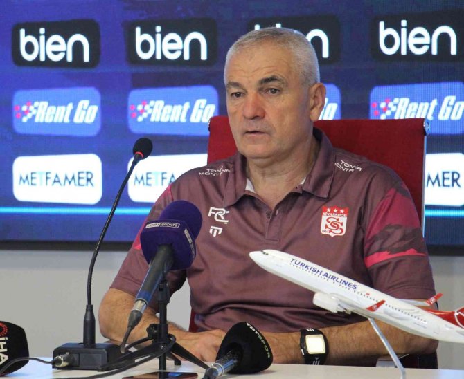 Rıza Çalımbay: “Caner İle Taraftar Tartışmamalıydı”