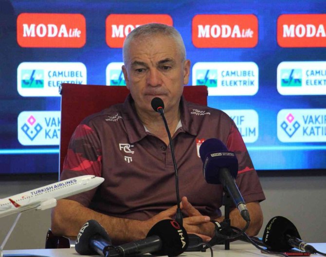 Rıza Çalımbay: “Caner İle Taraftar Tartışmamalıydı”