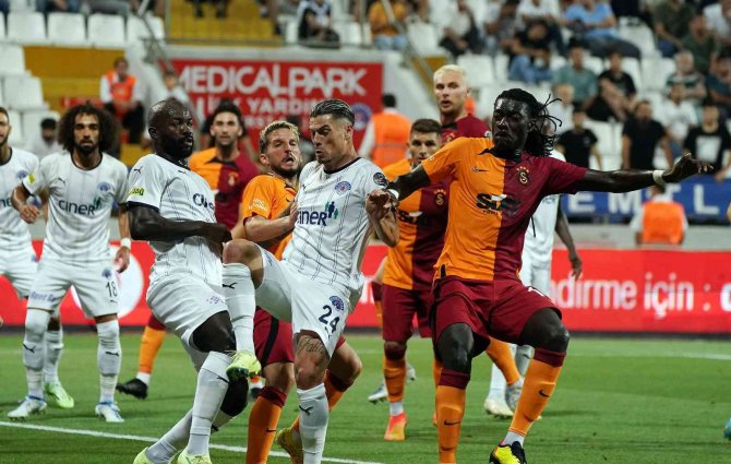 Spor Toto Süper Lig: Kasımpaşa: 1 - Galatasaray: 1 (İ̇lk Yarı)