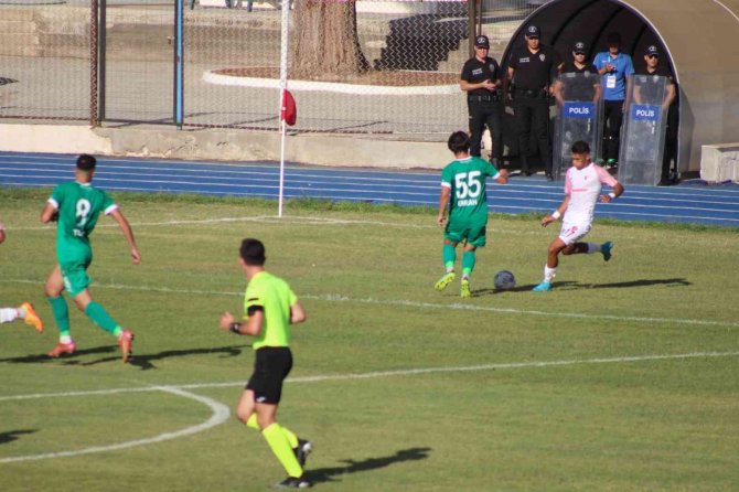 Tff 3. Lig: Efeler 09 Sk: 0 - Kepez Belediyespor: 1