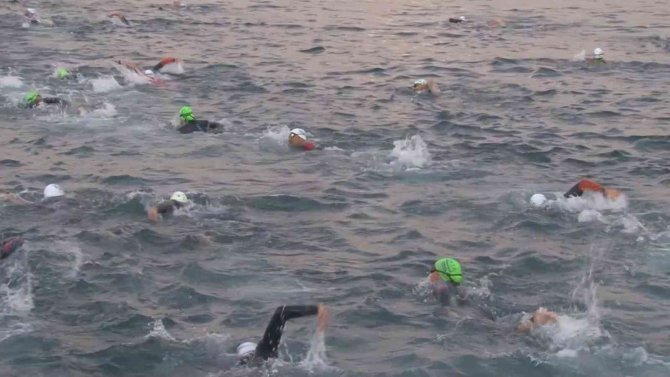 Uluslararası Boğaziçi Triatlonu’nda Sporcular Kıyasıya Yarıştı