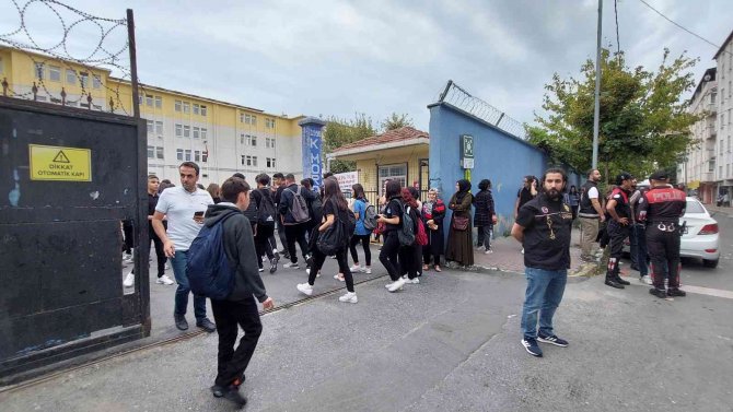 Okulların Önünde Sıkı Denetim