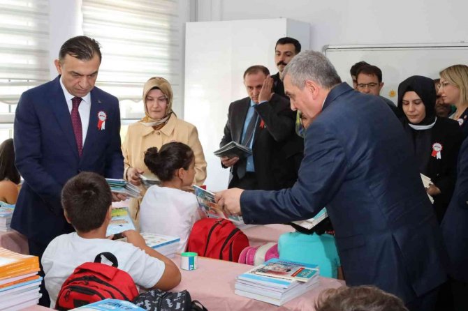 Beyazgül: “Eğitim Ordusuna Hep Birlikte Destek Vereceğiz’’