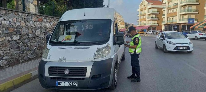 Jandarmadan Okul Servis Araçlarına Yönelik Denetim