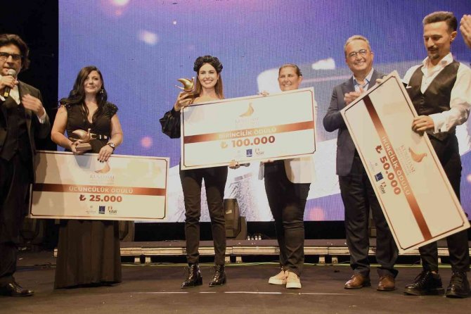 Altın Güvercin’in Yeni Sahibi Merve Demirci: ‘Türk Pop Müziği’nin En Prestijli Ödülüne Layık Gösterilmek Mutluluk Verici’