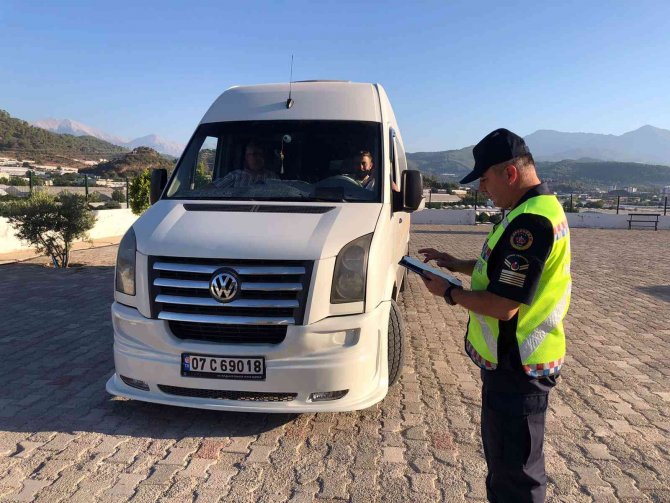 Jandarmadan Okul Servis Araçlarına Yönelik Denetim