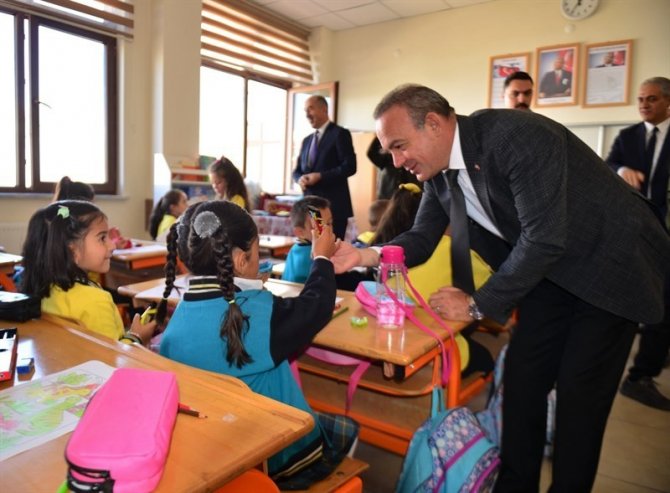 Ardahan’da 16 Bin 921 Öğrenci Dersbaşı Yaptı