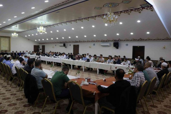 Yeni Dünyada Çağı Okuyan Gençler Arifan Külliyesinde Bir Araya Geldi