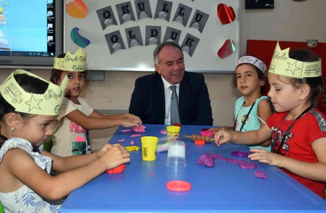 Germencik’te İlk Ders Zili Çaldı