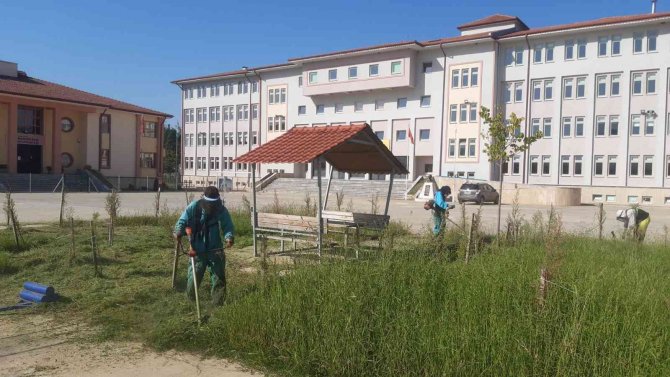 Başiskele’de Okullar Temizlendi