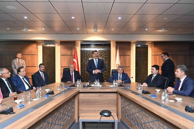 Başkan Yılmaz, "Şehre Hizmet Esnafı Anlamakla Başlar"