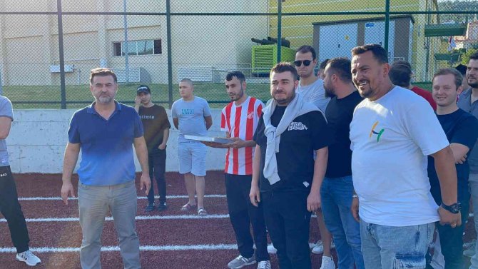 Belekoma Tayfa Taraftar Grubundan Zorlu Maç Öncesi Takıma Tam Destek