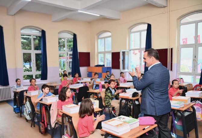 Beyoğlu’nda Yeni Eğitim Yılı Renkli Görüntülerle Başladı