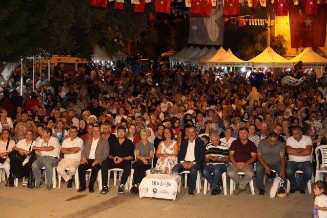 Çağrışan, Bağbozumu Şenliği’nde Buluştu