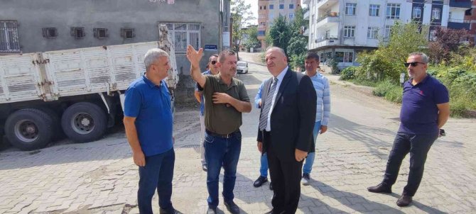 Ünye’nin Mahallelerinde Yol Sorunu Ortadan Kalkıyor